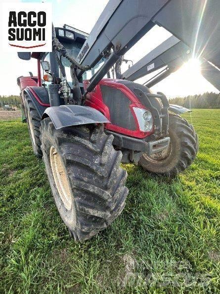 Valtra N143 HT Трактори