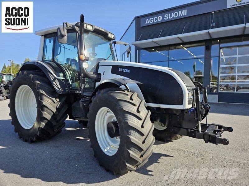 Valtra T151 EH Трактори