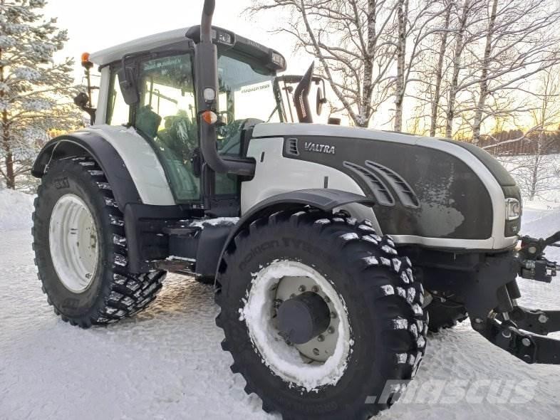 Valtra T202V Трактори