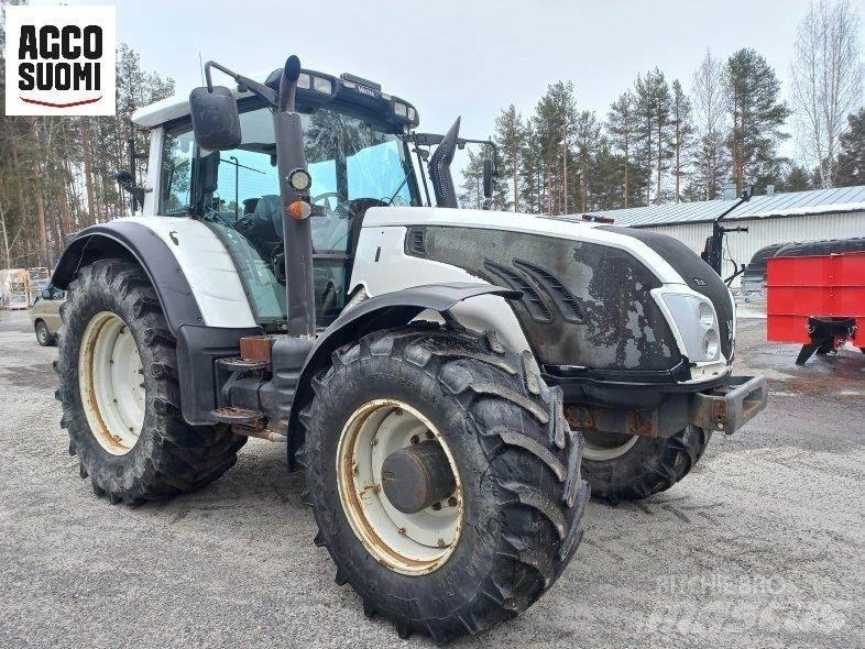 Valtra T213 VERSU Трактори