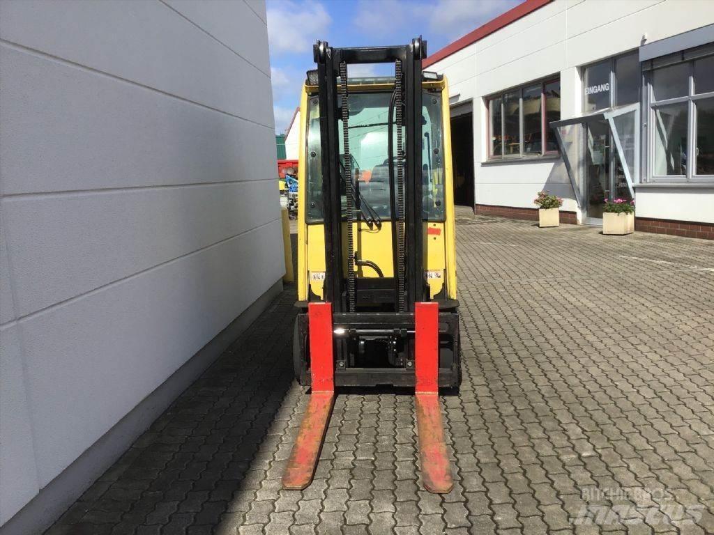 Hyster J 3.0 XN Електронавантажувачі