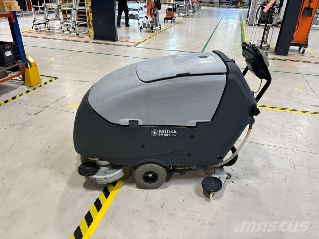Nilfisk BA 651 Підмітальні машини