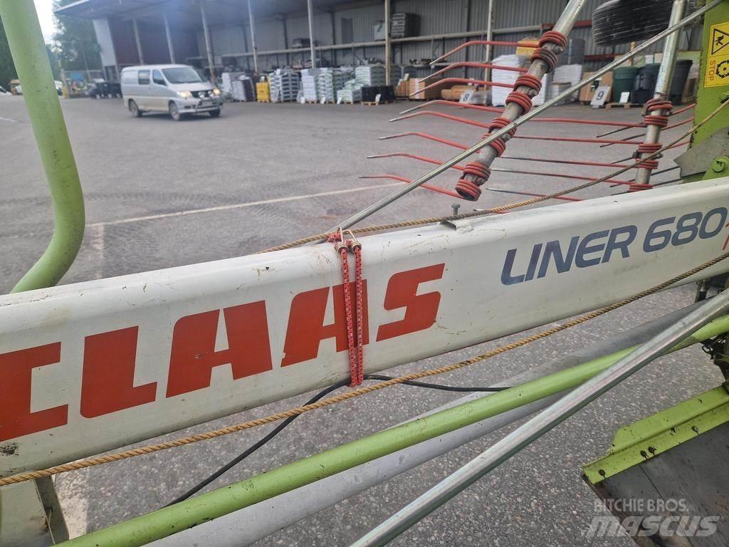 CLAAS 680 Граблі і сінозворушувачі