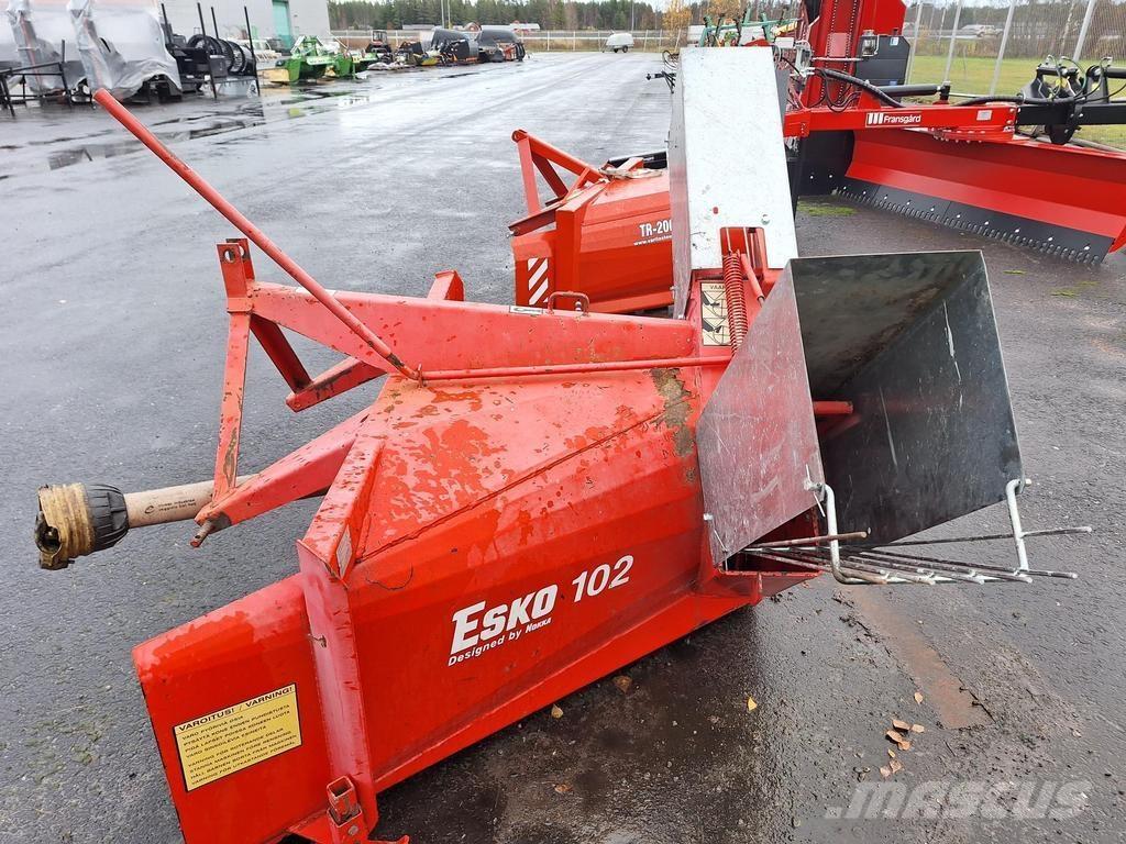 Esko 102 Снігомітли