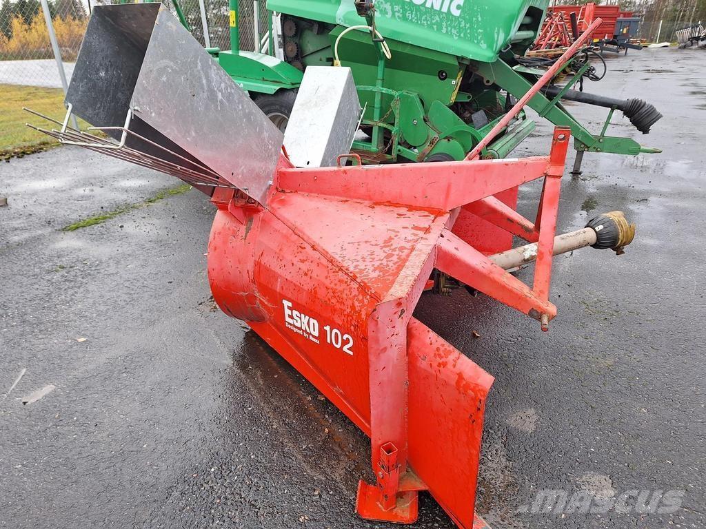 Esko 102 Снігомітли