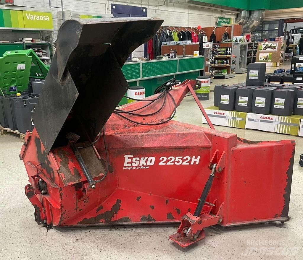 Esko 2252H Снігомітли