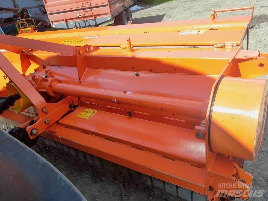 Maschio  Газонні і лукові косилки