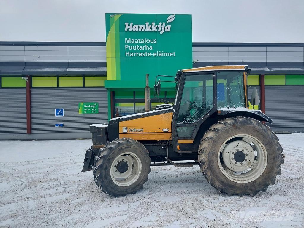 Valmet 665 Трактори