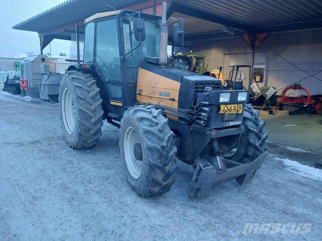 Valmet 665 Трактори