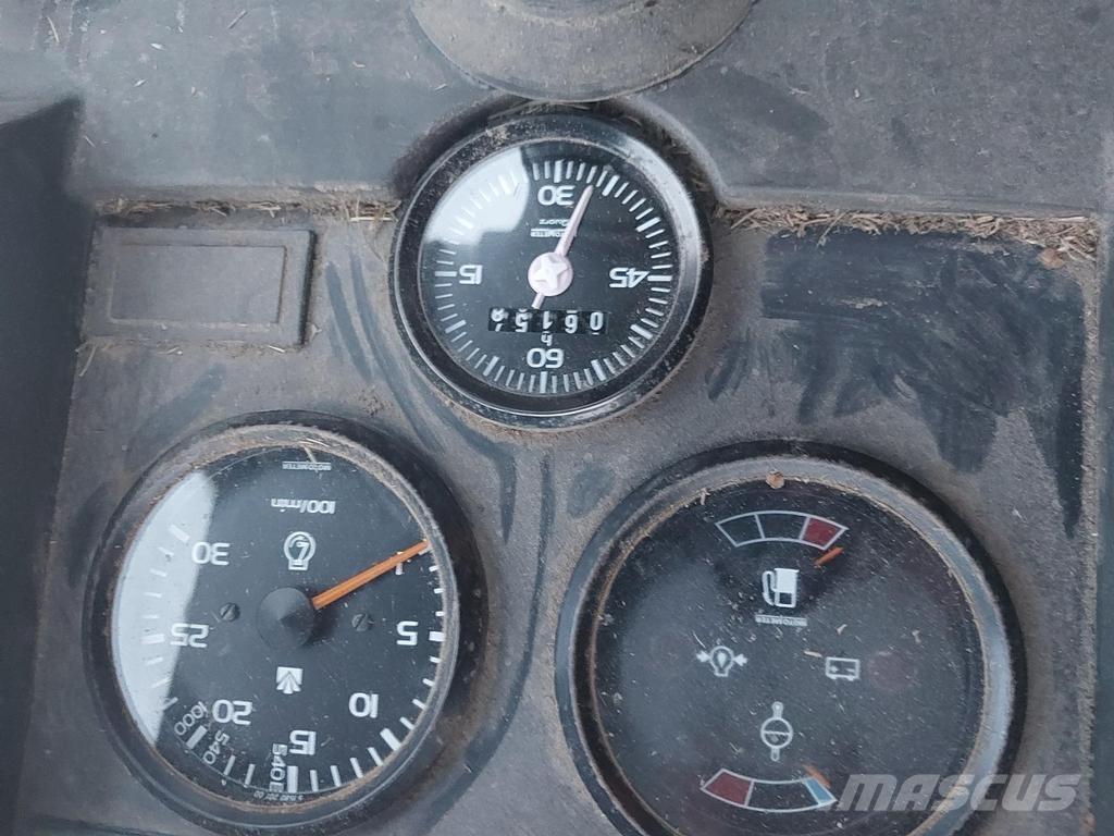 Valmet 665 Трактори