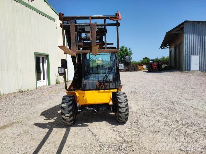JCB 520-40 Телескопічні навантажувачі