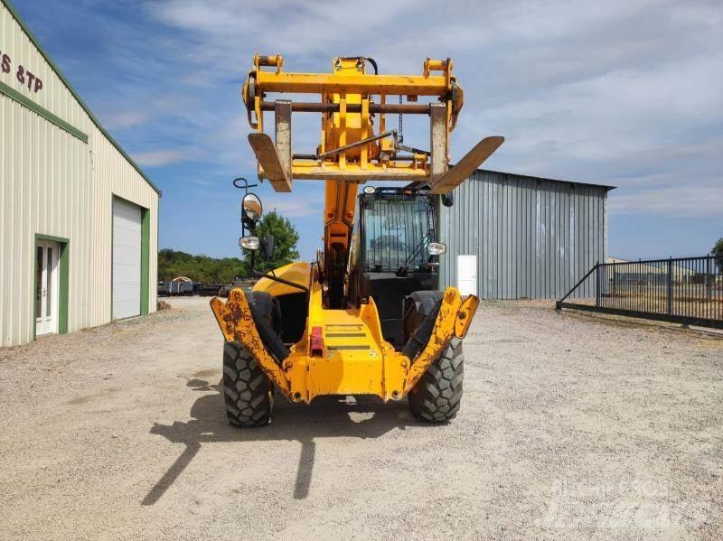 JCB 540-140 Телескопічні навантажувачі