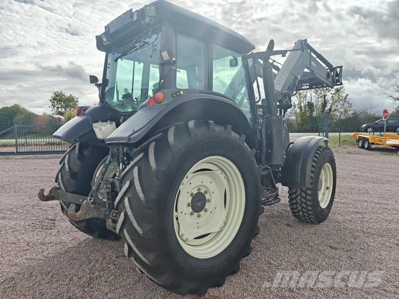 Valtra N123 Трактори