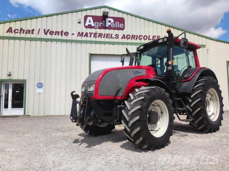 Valtra T151 Трактори