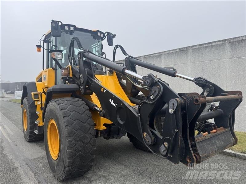 JCB 427 Agri Фронтальні навантажувачі