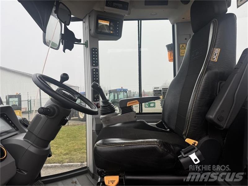 JCB 427 Agri Фронтальні навантажувачі