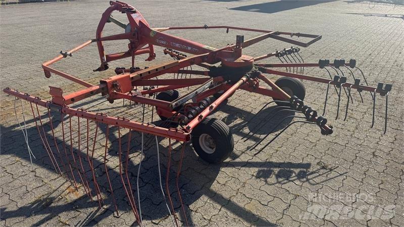 Kuhn GA300GM Граблі і сінозворушувачі