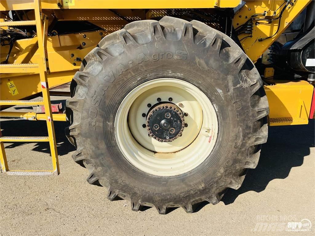Oxbo 2480 Зернозбиральні комбайни