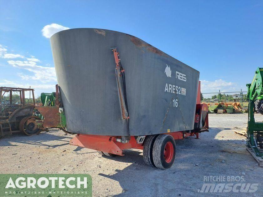 Ares 16 κυβικά Трактори