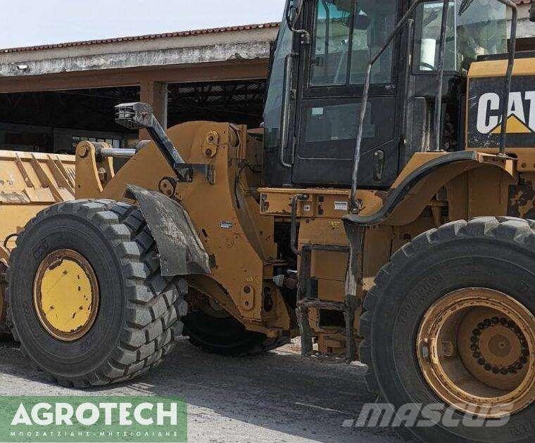 CAT 962M Трактори