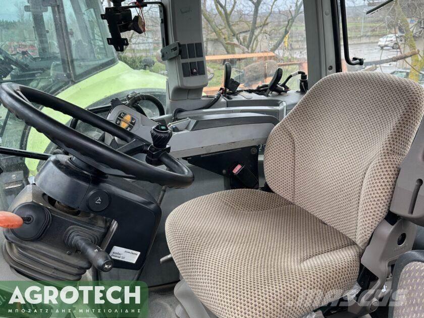 CLAAS AXION 820 Трактори