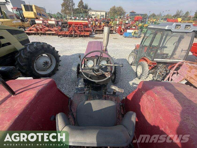 International 724 Трактори
