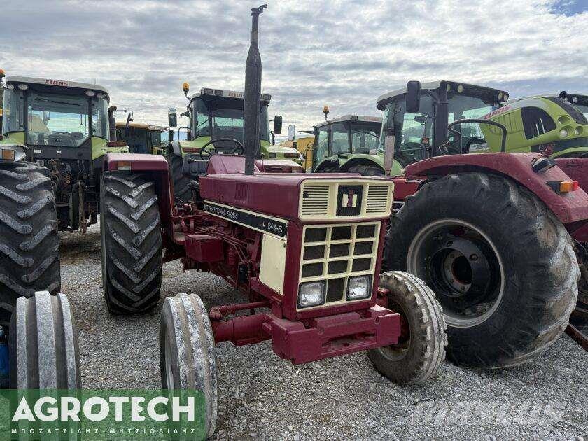 International 844s Трактори