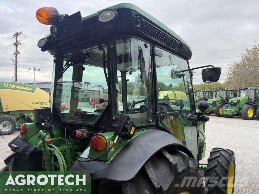 John Deere 5075 GF Трактори