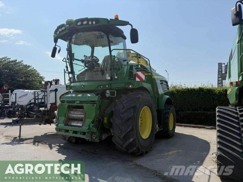 John Deere 8300 Трактори