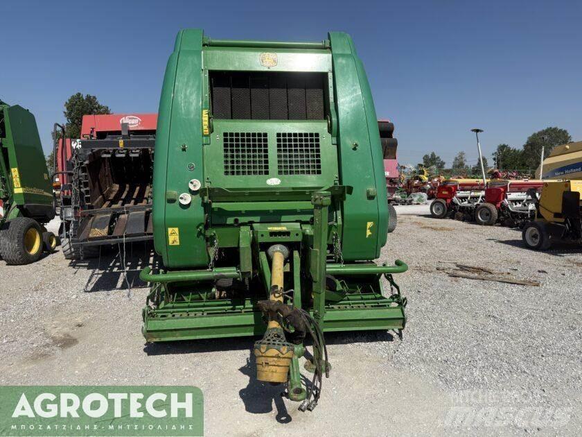 John Deere 864 Рулонні прес-підбирачі