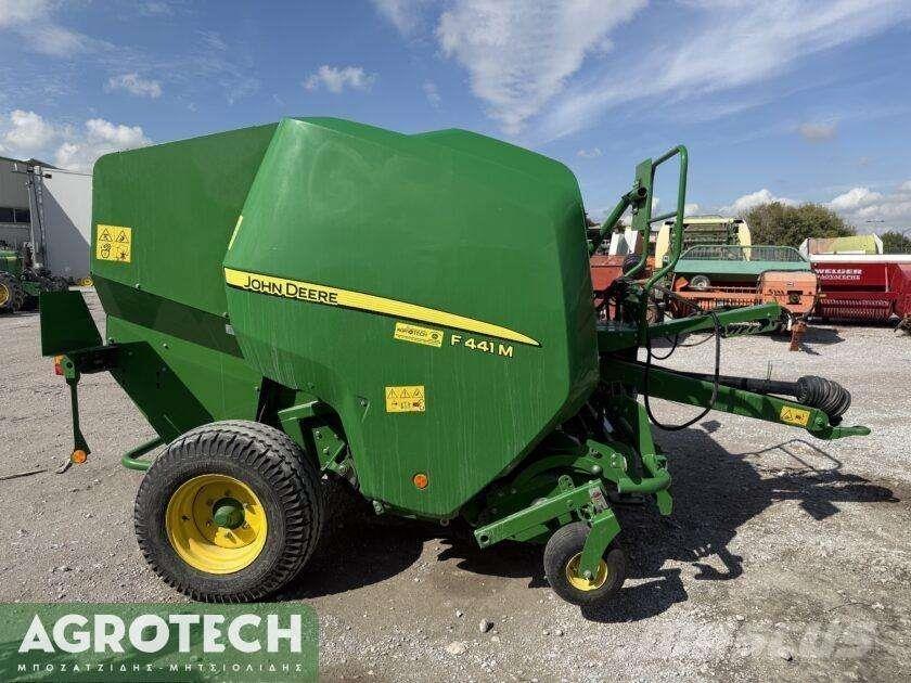 John Deere F441M Рулонні прес-підбирачі