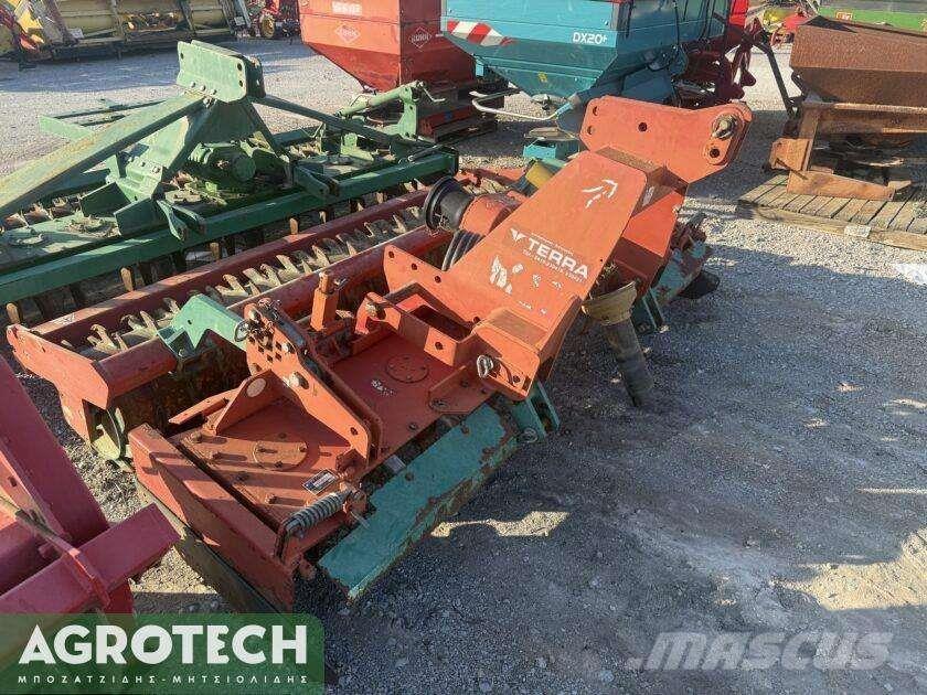 Kverneland NGM 251 Трактори