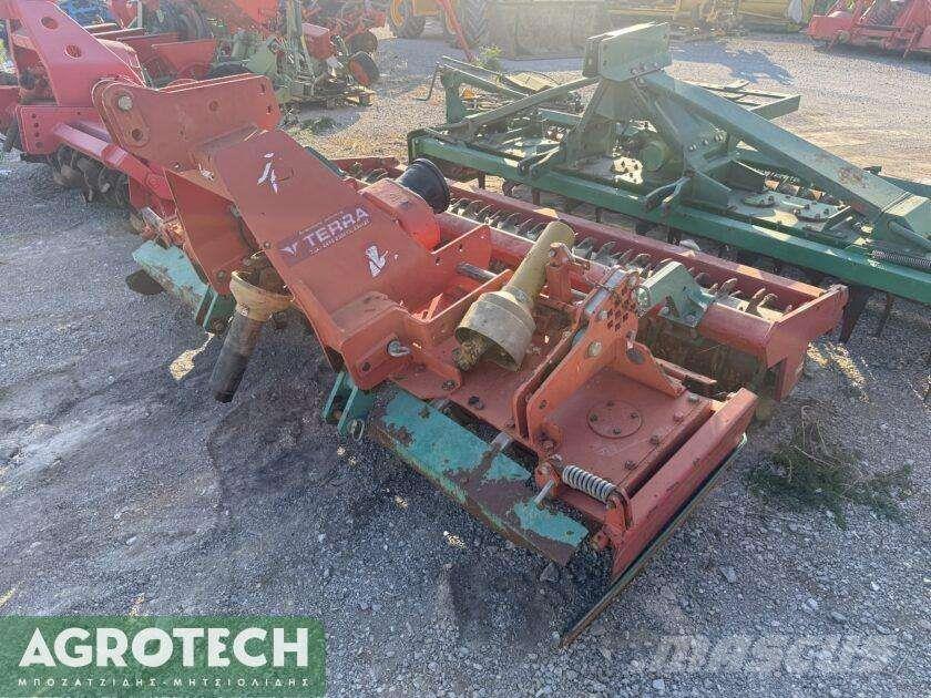 Kverneland NGM 251 Трактори