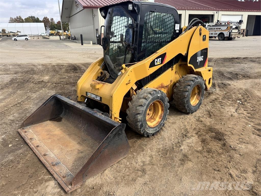 CAT 246C Міні-навантажувачі