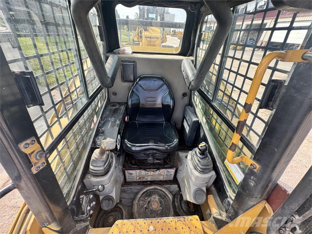 CAT 257 Міні-навантажувачі