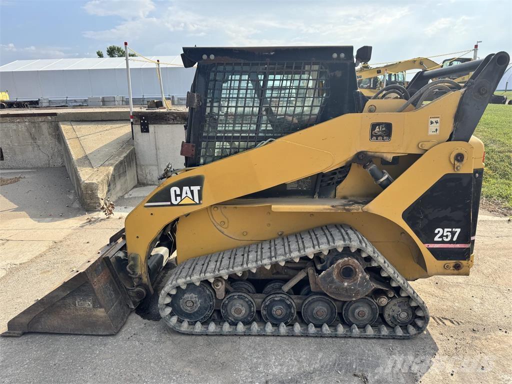 CAT 257 Міні-навантажувачі