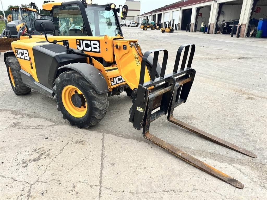JCB 525-60 Телескопічні навантажувачі