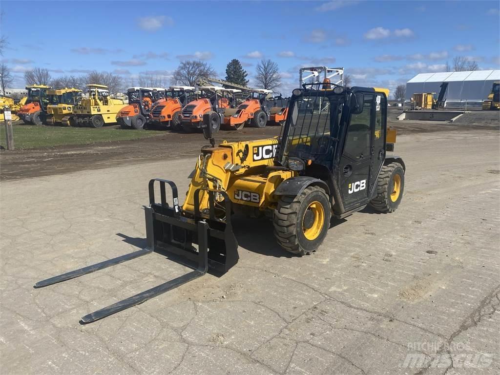 JCB 525-60 Телескопічні навантажувачі