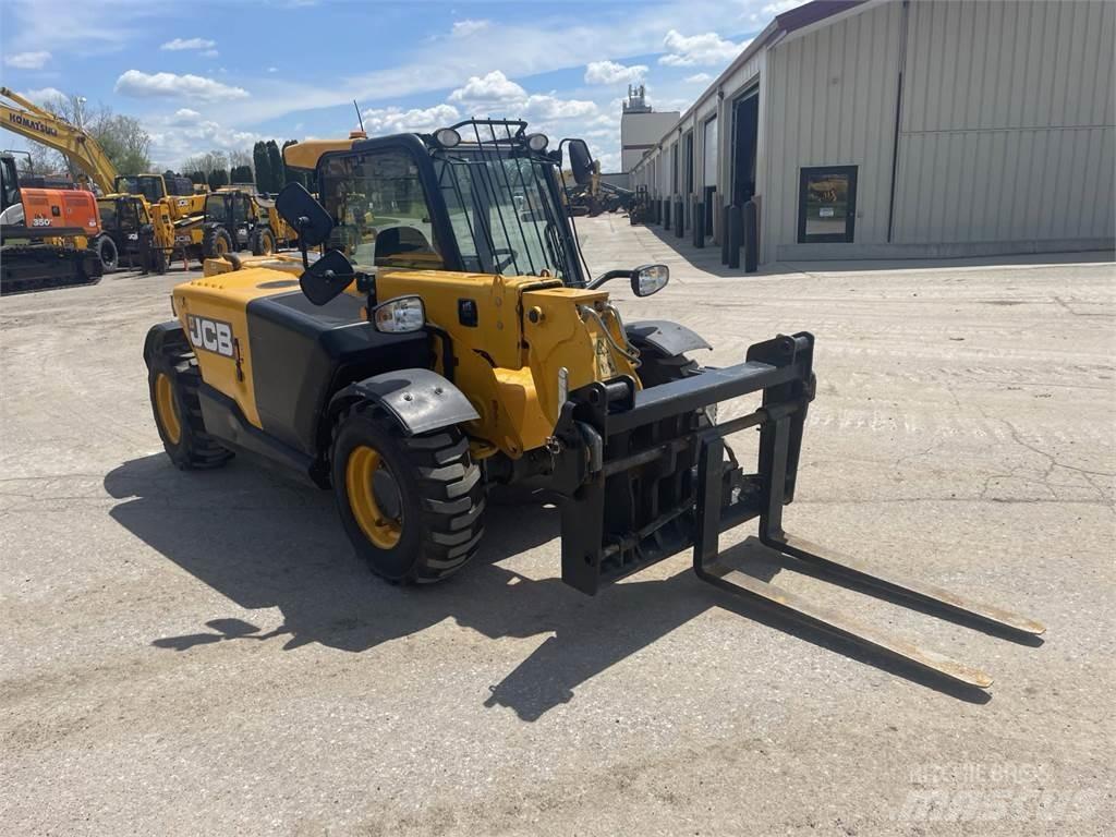 JCB 525-60 Телескопічні навантажувачі