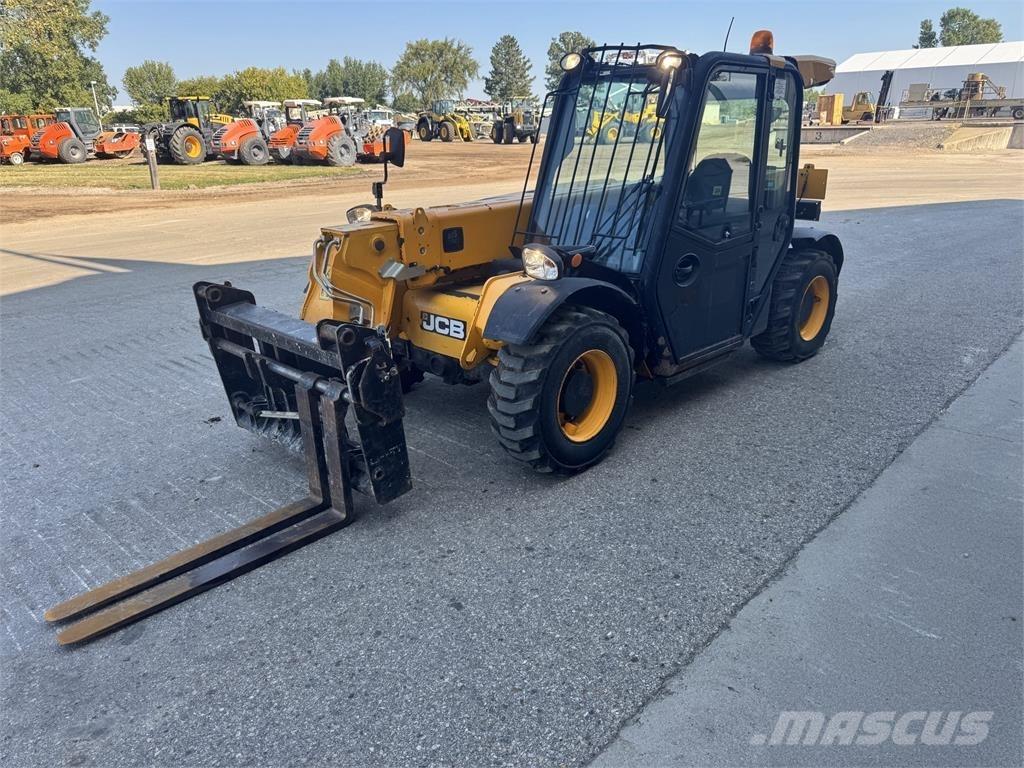 JCB 525-60 Телескопічні навантажувачі