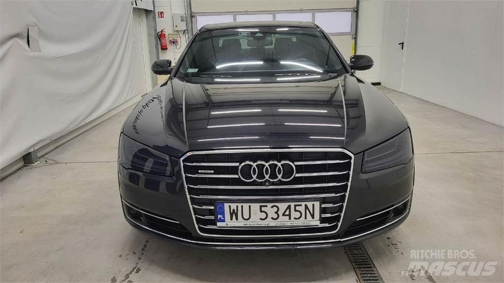 Audi A8 Автомобілі