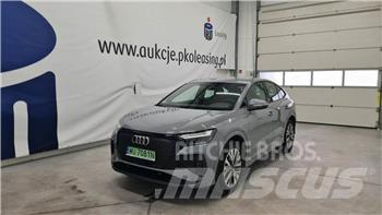 Audi Q4 Автомобілі