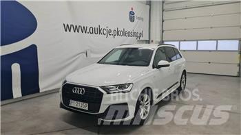Audi Q7 Автомобілі