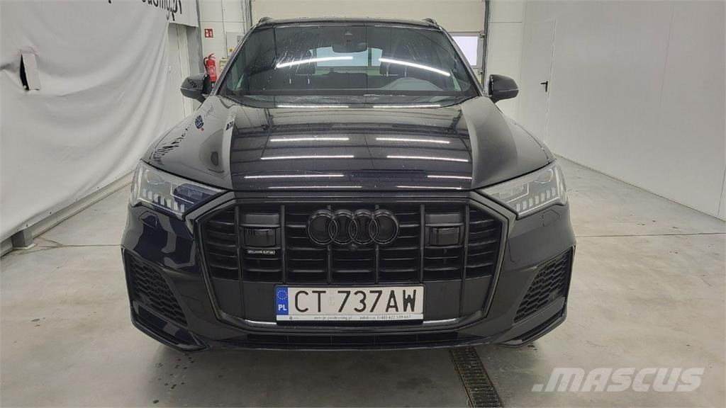 Audi Q7 Автомобілі