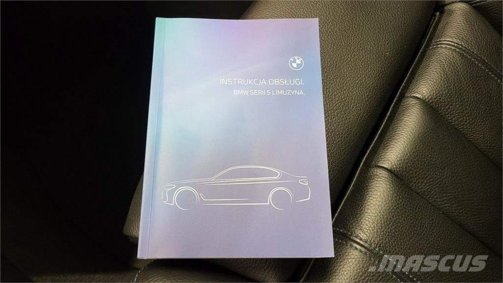 BMW 530 Автомобілі