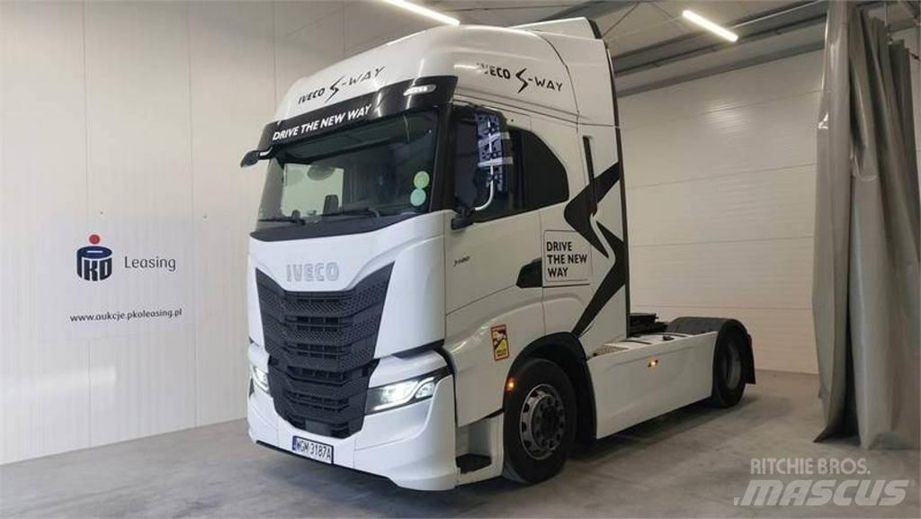 Iveco AS Тягачі