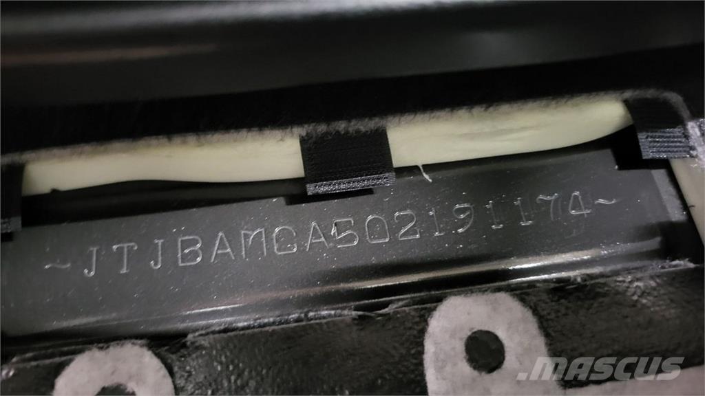 Lexus RX Автомобілі