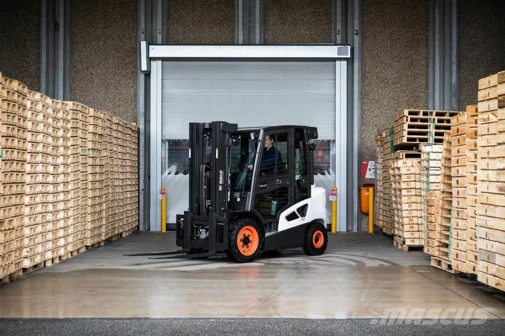 Bobcat D 30 S 9 Дизельні навантажувачі