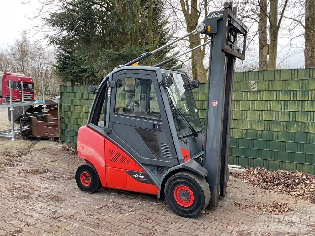 Linde H 30 D 02 EVO Дизельні навантажувачі