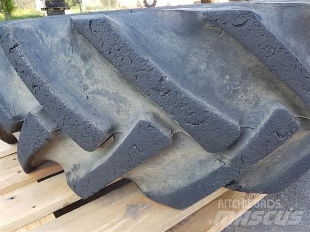 24 15.5/80R24 Шини